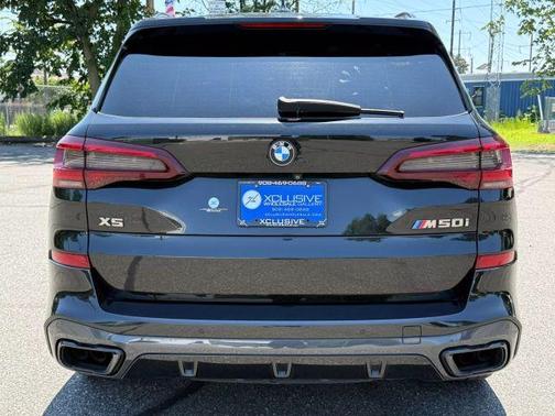 2021 BMW X5 M50i