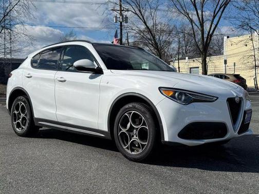 2022 Alfa Romeo Stelvio Ti