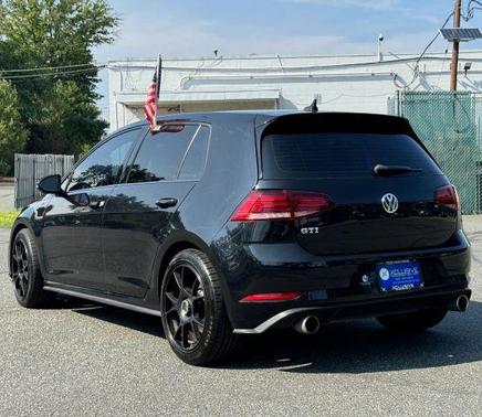 2018 Volkswagen Golf GTI 2.0T SE 4-Door