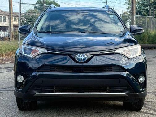 2017 Toyota RAV4 Hybrid XLE