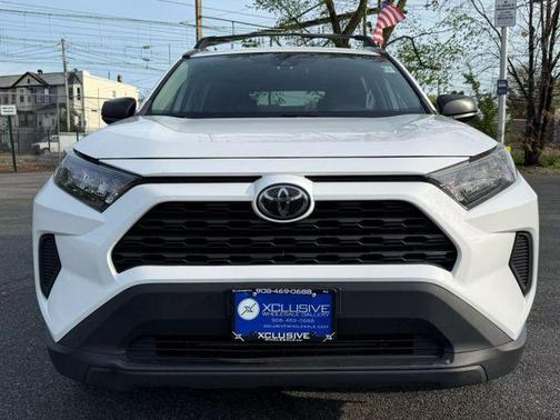 2020 Toyota RAV4 LE