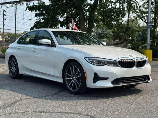 2022 BMW 330 i