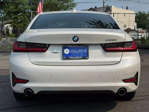 2022 BMW 330 i
