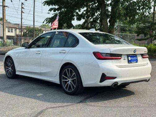2022 BMW 330 i