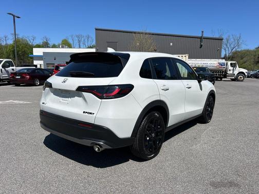 Platinum White Pearl 2023 Honda HR-V AWD Sport