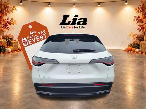 Platinum White Pearl 2027 Honda HR-V LX