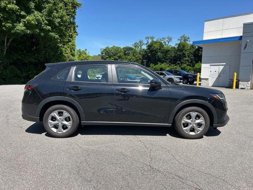 Crystal Black Pearl 2024 Honda HR-V LX
