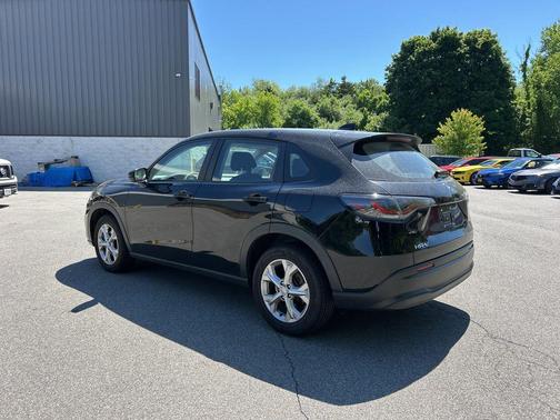 Crystal Black Pearl 2024 Honda HR-V LX