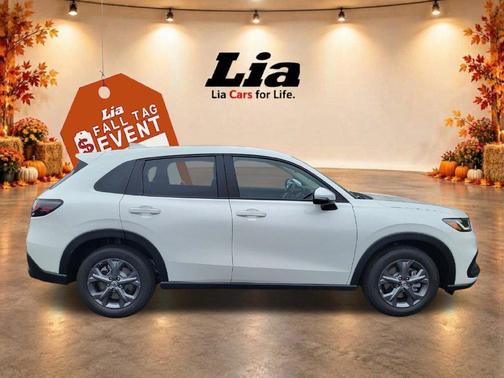 Platinum White Pearl 2027 Honda HR-V LX