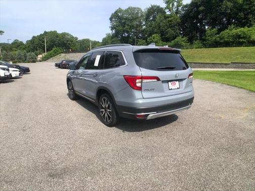 2022 Honda Pilot Touring 8-Passenger