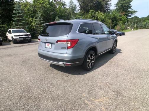 2022 Honda Pilot Touring 8-Passenger
