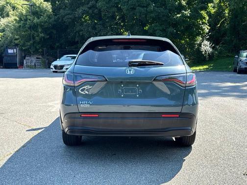 Modern Steel Metallic 2024 Honda HR-V LX