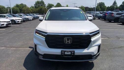 2025 Honda Pilot Touring 8-Passenger