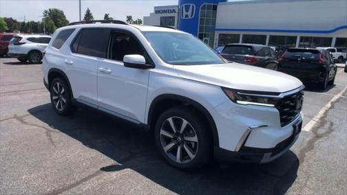 2025 Honda Pilot Touring 8-Passenger