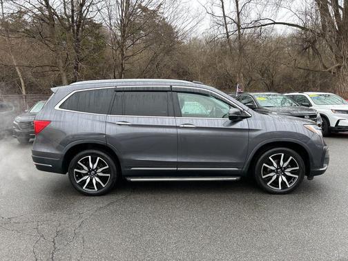Modern Steel Metallic 2019 Honda Pilot Elite
