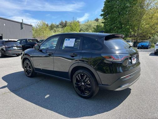 Crystal Black Pearl 2026 Honda HR-V AWD Sport