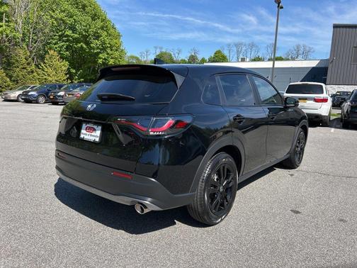Crystal Black Pearl 2026 Honda HR-V AWD Sport