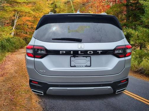 Solar Silver Metallic 2026 Honda Pilot EX-L