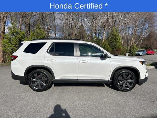 Platinum White Pearl 2023 Honda Pilot AWD Sport