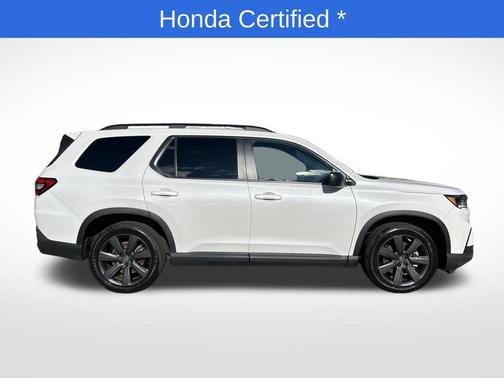 Platinum White Pearl 2023 Honda Pilot AWD Sport