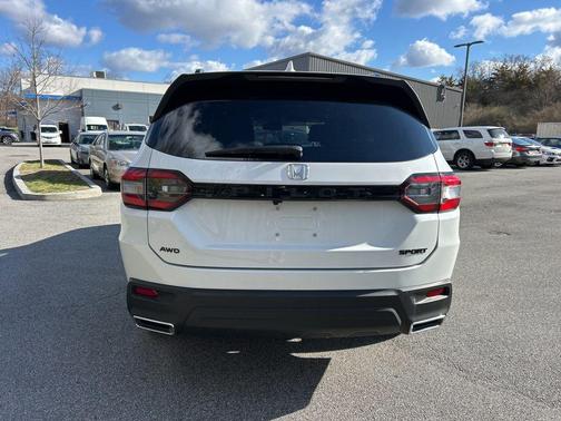 Platinum White Pearl 2023 Honda Pilot AWD Sport