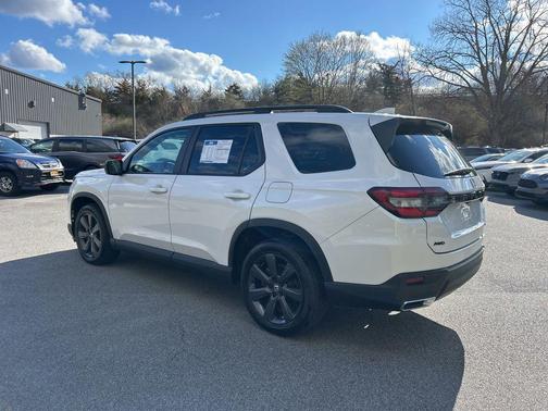 Platinum White Pearl 2023 Honda Pilot AWD Sport