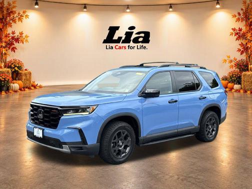 Diffused Sky Pearl 2023 Honda Pilot AWD TrailSport