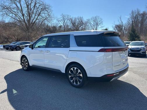 2022 Kia Carnival EX