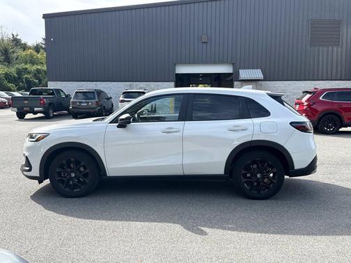 Platinum White Pearl 2024 Honda HR-V AWD Sport