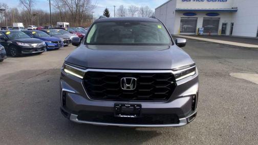 2025 Honda Pilot Touring 8-Passenger