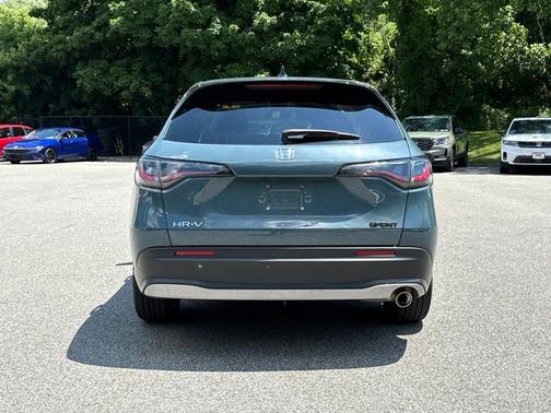 Nordic Forest Pearl 2024 Honda HR-V AWD Sport