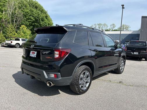 Crystal Black Pearl 2025 Honda Passport AWD TrailSport