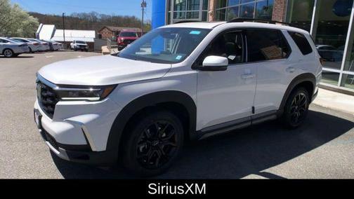 2025 Honda Pilot Touring 8-Passenger