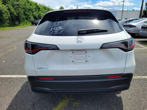 Platinum White Pearl 2026 Honda HR-V LX