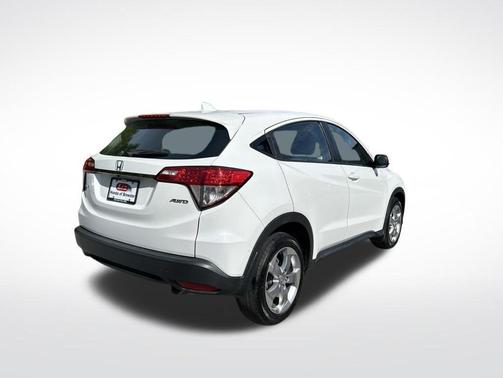 Platinum White Pearl 2020 Honda HR-V LX
