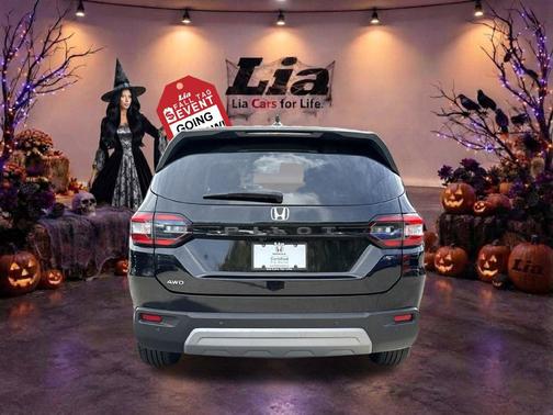 Crystal Black Pearl 2024 Honda Pilot EX-L 7 Passenger