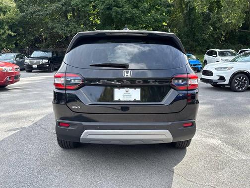 Crystal Black Pearl 2024 Honda Pilot EX-L 7 Passenger