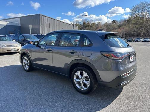 Modern Steel Metallic 2024 Honda HR-V LX