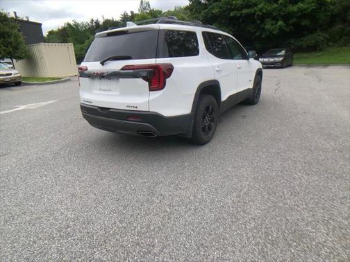 2022 GMC Acadia AWD AT4