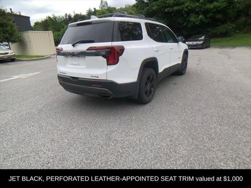 2022 GMC Acadia AWD AT4