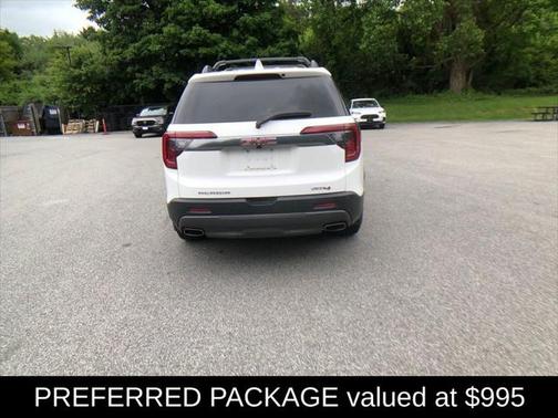 2022 GMC Acadia AWD AT4
