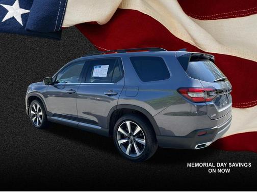 Gray 2025 Honda Pilot Elite