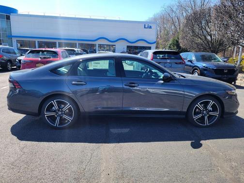 Meteorite Gray Metallic 2026 Honda Accord SE