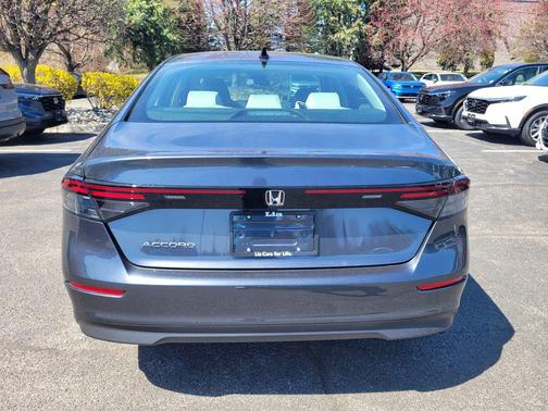 Meteorite Gray Metallic 2026 Honda Accord SE