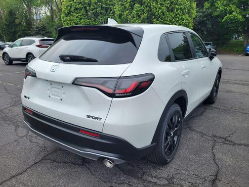 Platinum White Pearl 2027 Honda HR-V Sport AWD