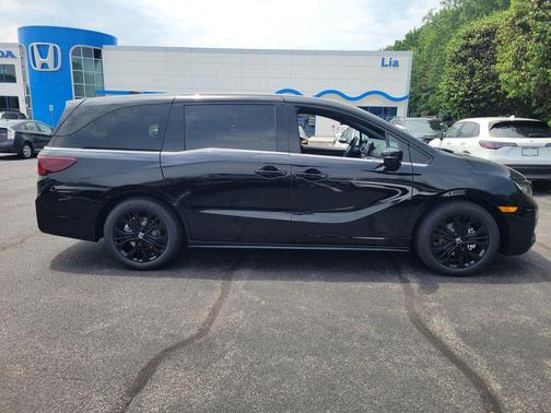 Crystal Black Pearl 2026 Honda Odyssey Sport-L