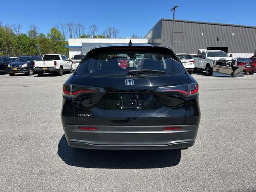 Crystal Black Pearl 2023 Honda HR-V LX