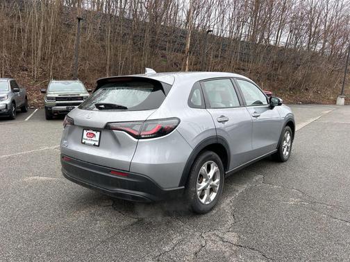 Modern Steel Metallic 2023 Honda HR-V LX