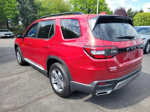 Radiant Red Metallic II 2026 Honda Pilot EX-L