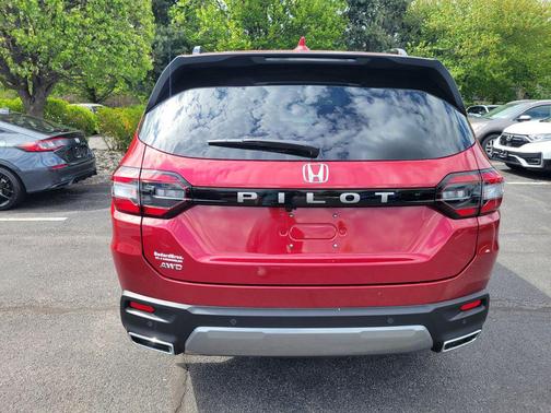 Radiant Red Metallic II 2026 Honda Pilot EX-L